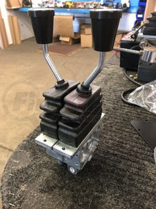 D14-1221-2B-01 by DEL HYDRAULICS - Feathering Valve - 2 Bank, Socket to Socket, with Lever Position: M/Neutral/M