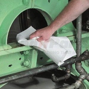 MAT423 by NEW PIG CORPORATION - Absorbent Mat Pad - Oil Only, Lightweight, Up to 22 gal. per bag