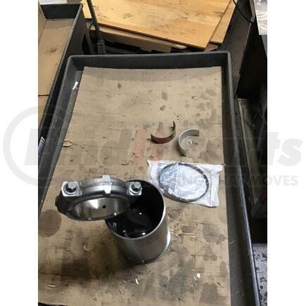 2517649C92 by NAVISTAR - PISTON,KIT, POWER CYLINDER A26