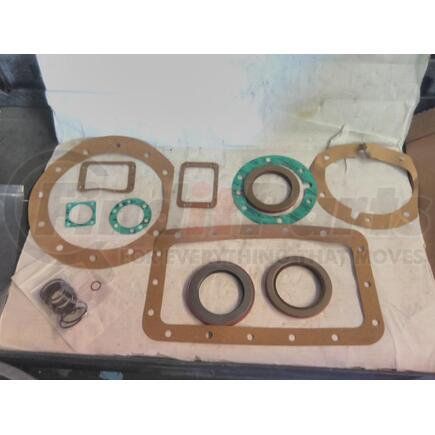 1697973C91 by NAVISTAR - Transfer Case Seal Kit