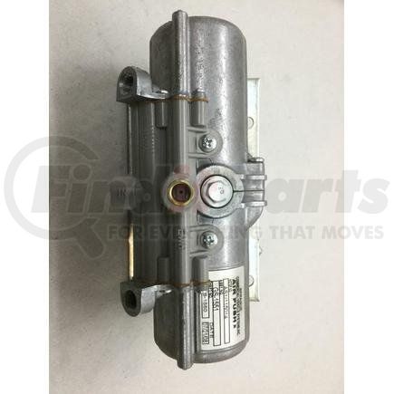493823C92 by INTERNATIONAL - Wiper Motor, Navistar Compatible