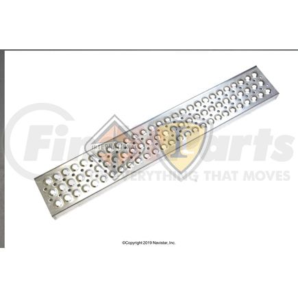 3808857C3 by INTERNATIONAL - Step, Fuel Tank, 882 Mm Non-Br, Navistar Compatible