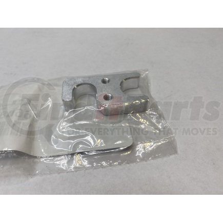 3660855C1 by NAVISTAR - INTERNATIONAL PLATE MOUNTING-TXV INLET