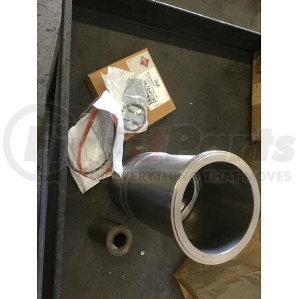 International 1824966C93 Engine Piston Kit, Navistar Compatible
