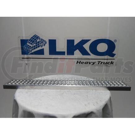International 3758542C1 Frme Rail Step - Nb Aluminum, 142 X 1024, Navistar Compatible