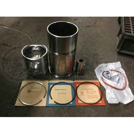 International 1825547C97 Engine Piston Ring Set, Navistar Compatible