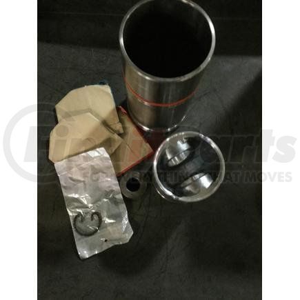 International 1842554C95 Engine Piston Ring Set, Navistar Compatible