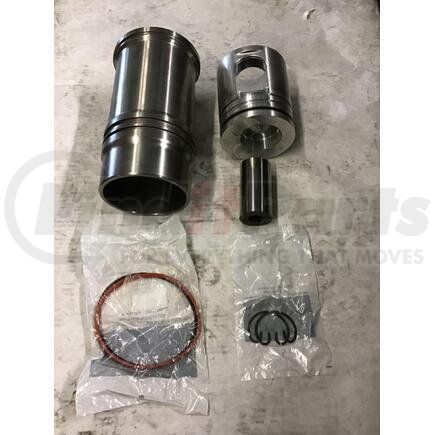 International 1822332C97 KIT PISTON SLEEVE & RING 2500|2600|3000|3047|30RE|3200|3600|3800|4400|4700|4800|4900|5000|5600|7400|8100| -|- I308 BASE ENGINE CMPNTS